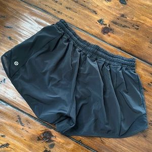 Lululemon Hotty Hot Shorts Size 8 Black